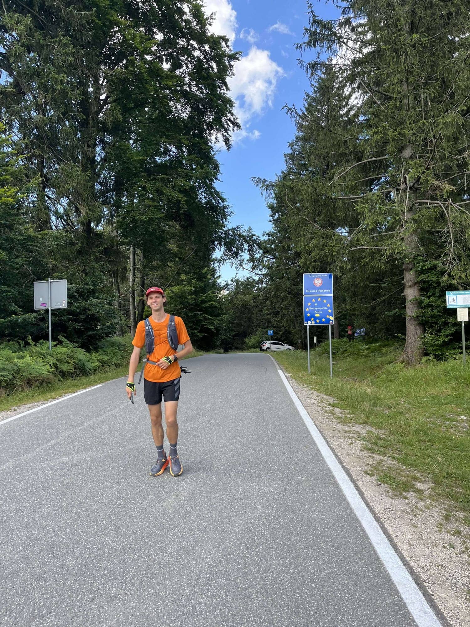 Bežec na asfaltke pri česko-poľskej hranici